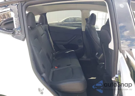 2023 Tesla Model Y Awd/Long Range Dual Motor All-Wheel Drive z USA, uszkodzony, nr VIN 7SAYGDEE6PA078790